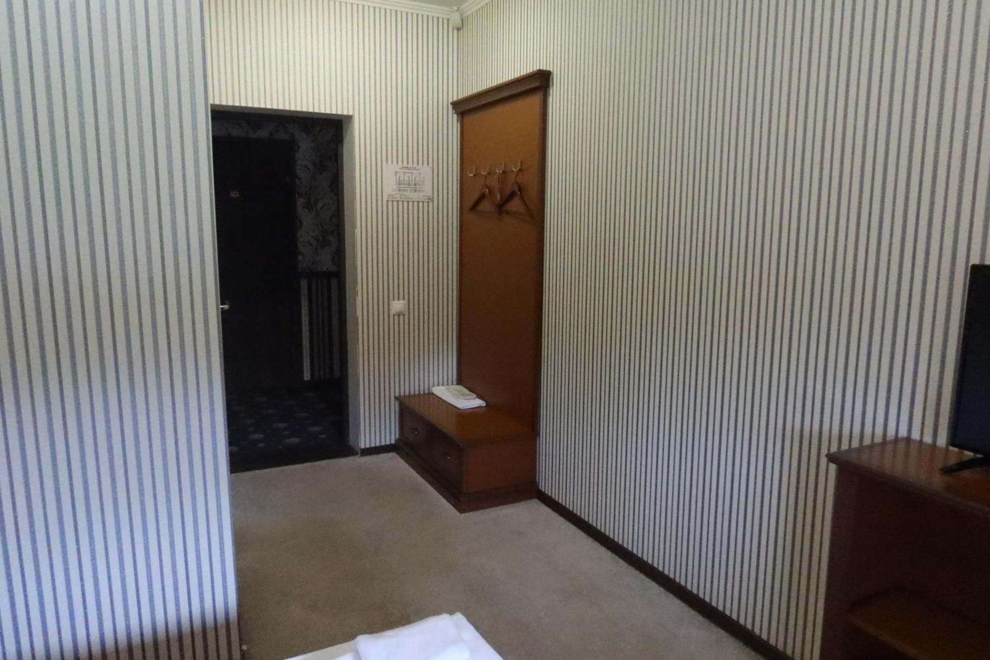 Carivka Hotel Buitenkant foto