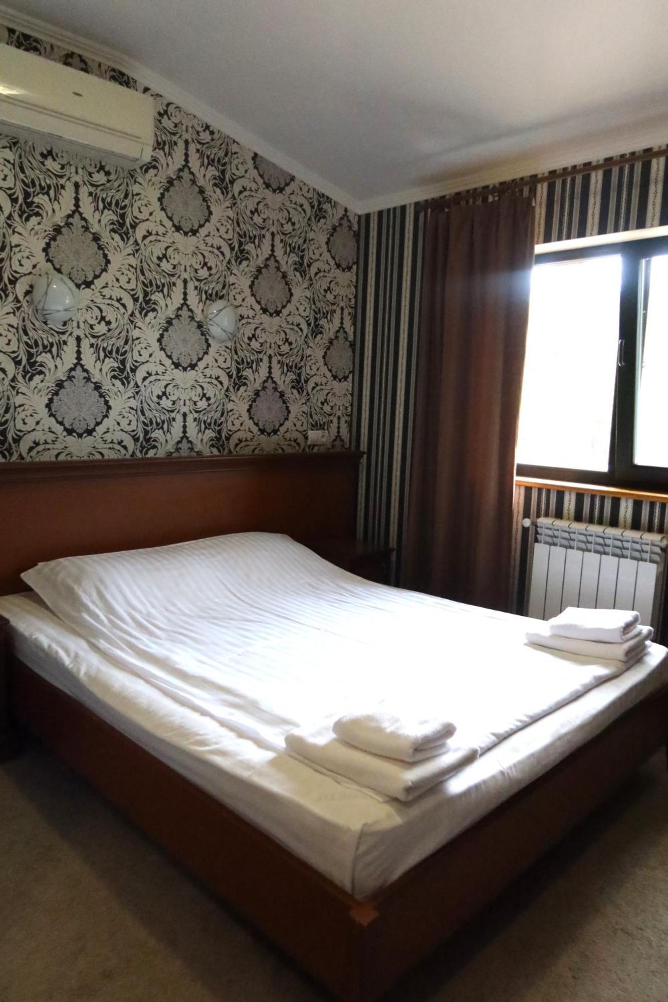 Carivka Hotel Buitenkant foto
