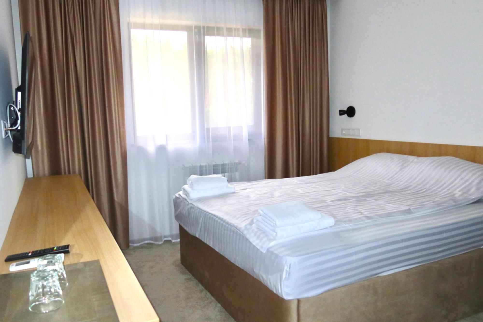 Carivka Hotel Buitenkant foto