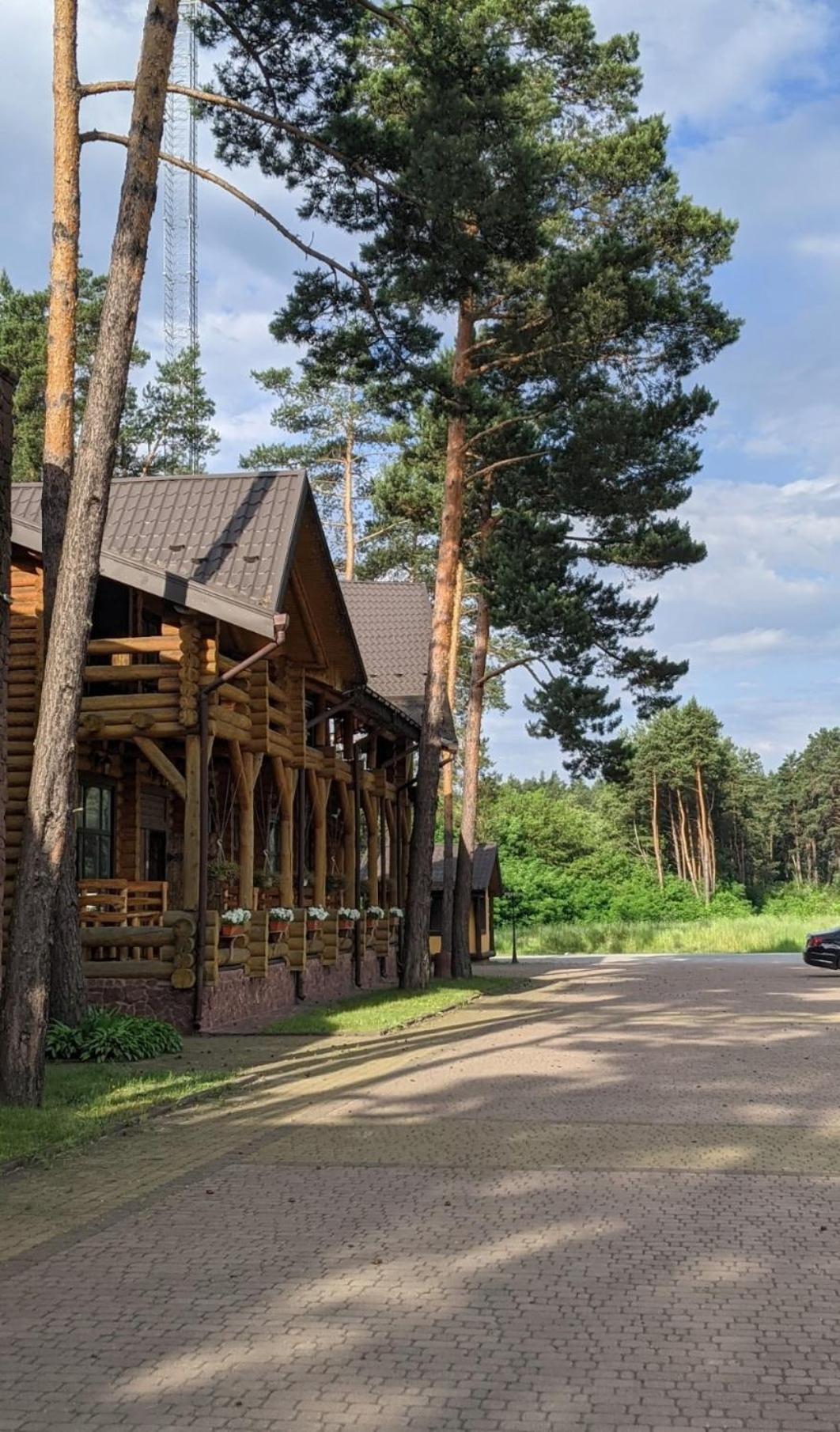 Carivka Hotel Buitenkant foto