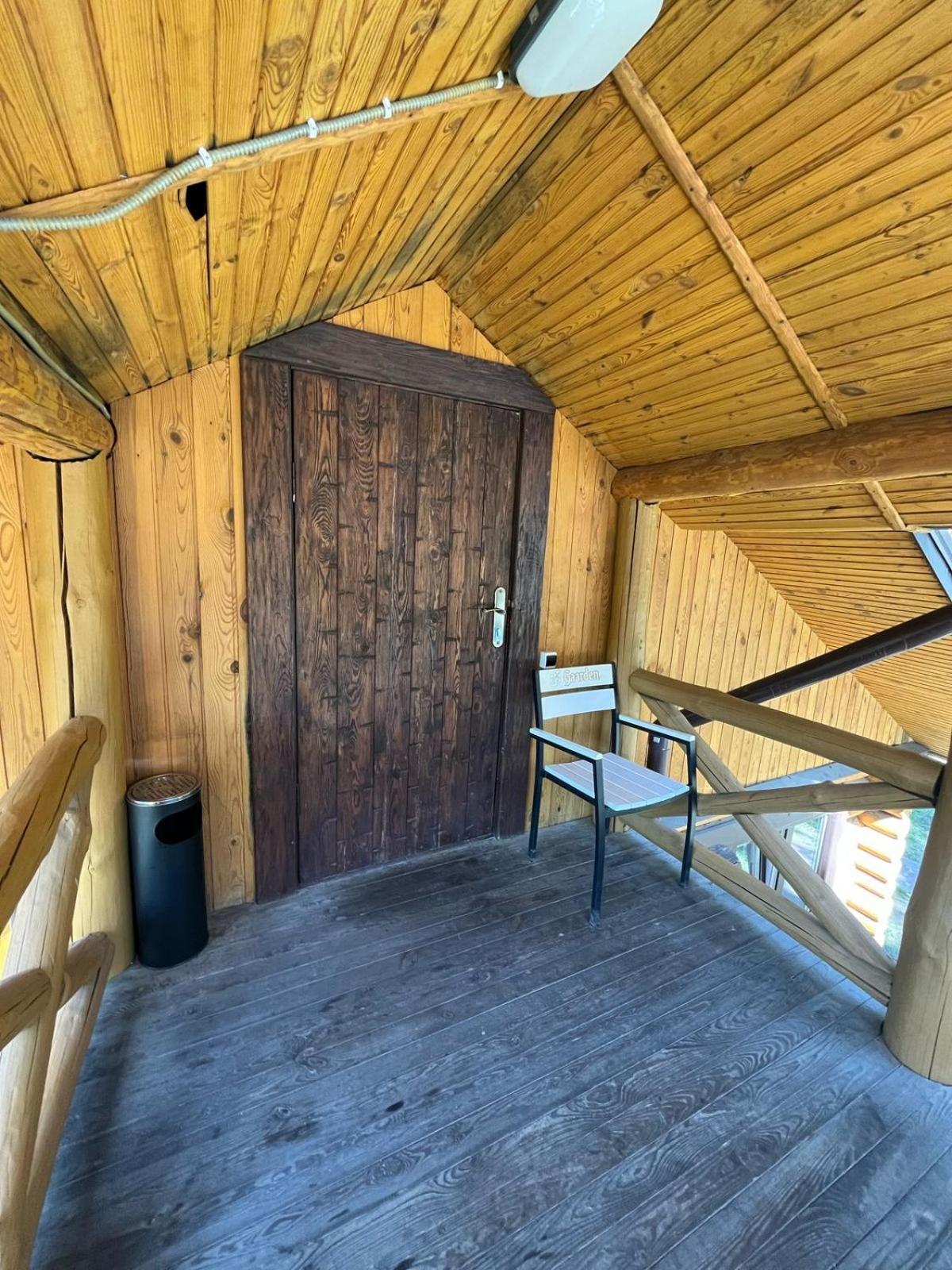 Carivka Hotel Buitenkant foto